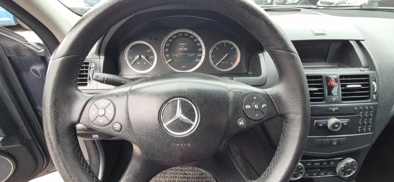 Mercedes-Benz C 220 220CDI/PERFEKRNA/ОБСЛУЖЕНА , снимка 3 - Автомобили и джипове - 52199554