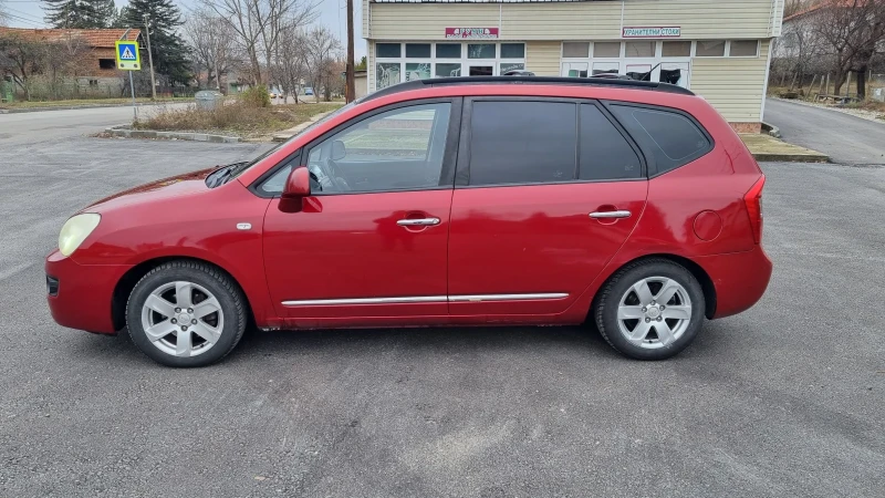 Kia Carens, снимка 5 - Автомобили и джипове - 50969634