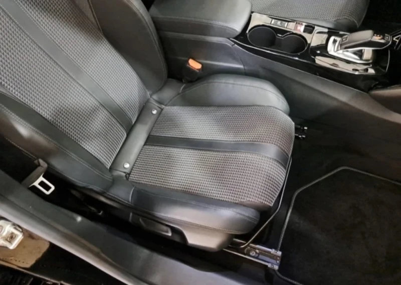 Peugeot 2008 !!! ОЧАКВАН ВНОС !!! 1.5BlueHDI 130ps. GT LINE !, снимка 5 - Автомобили и джипове - 52570338