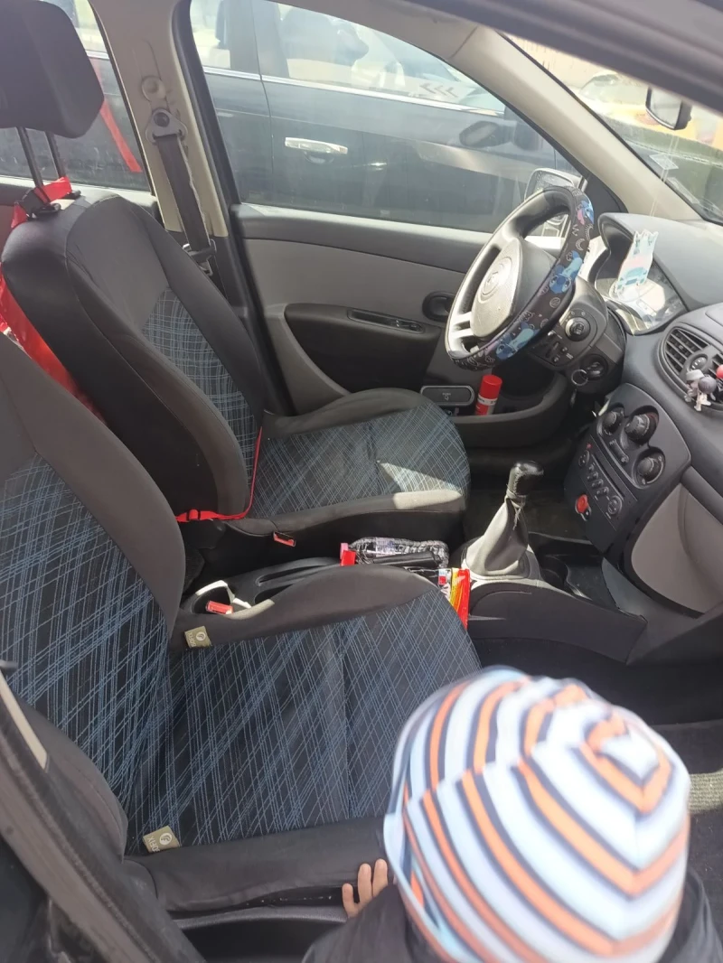 Renault Clio 1.2i 75hp, снимка 5 - Автомобили и джипове - 52913534