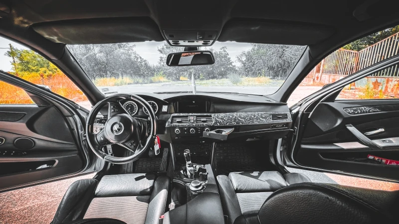 BMW 530, снимка 15 - Автомобили и джипове - 53076567