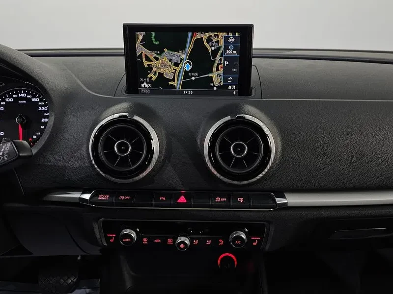 Audi A3 2.0 TDI, снимка 17 - Автомобили и джипове - 55006375