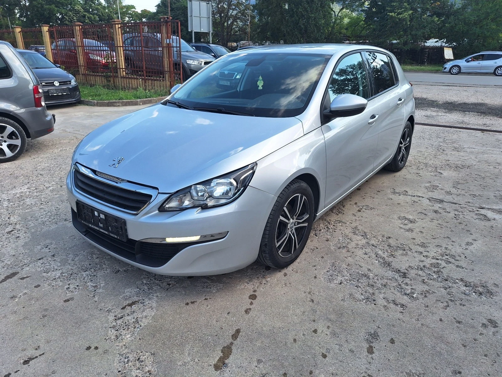 Peugeot 308 1, 2 I , снимка 1