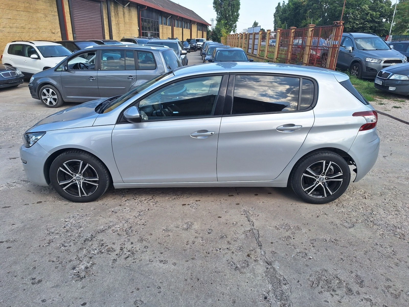 Peugeot 308 1, 2 I  - изображение 2