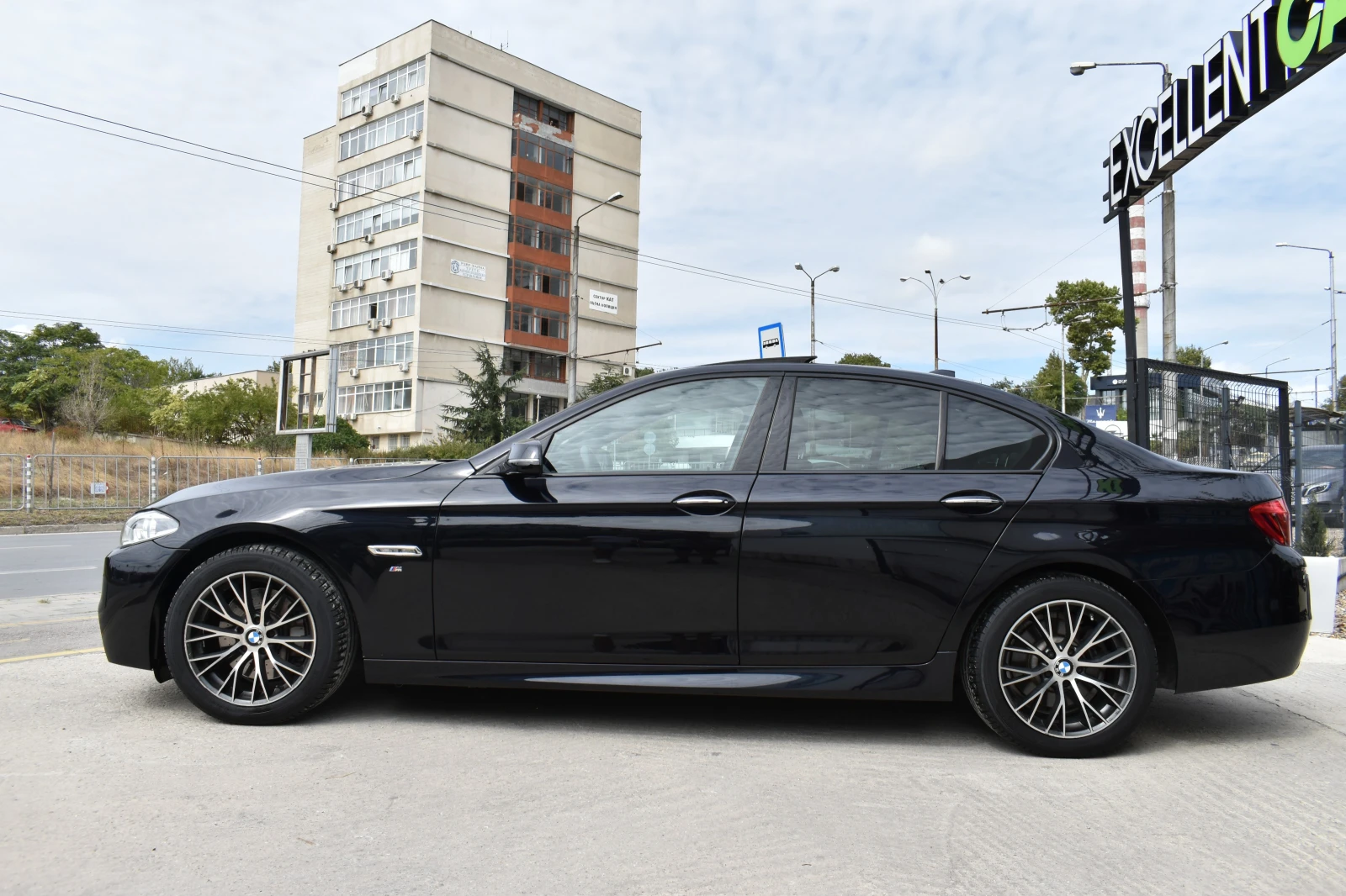 BMW 525 xDrive* М-PACK* СМЕНЕНИ-ВЕРИГИ - изображение 2