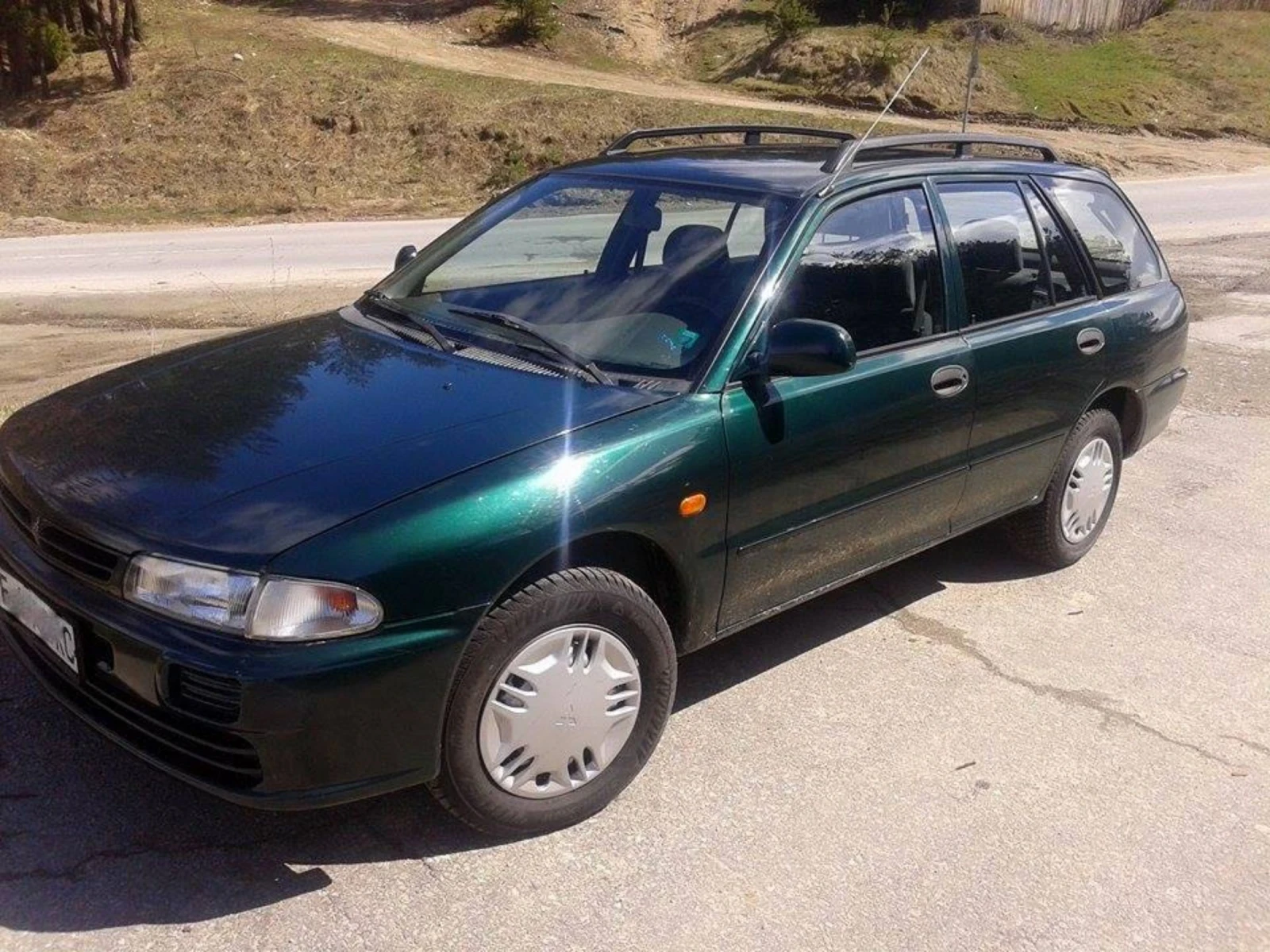 Mitsubishi Lancer 1.6GLXi 4X4 - изображение 2