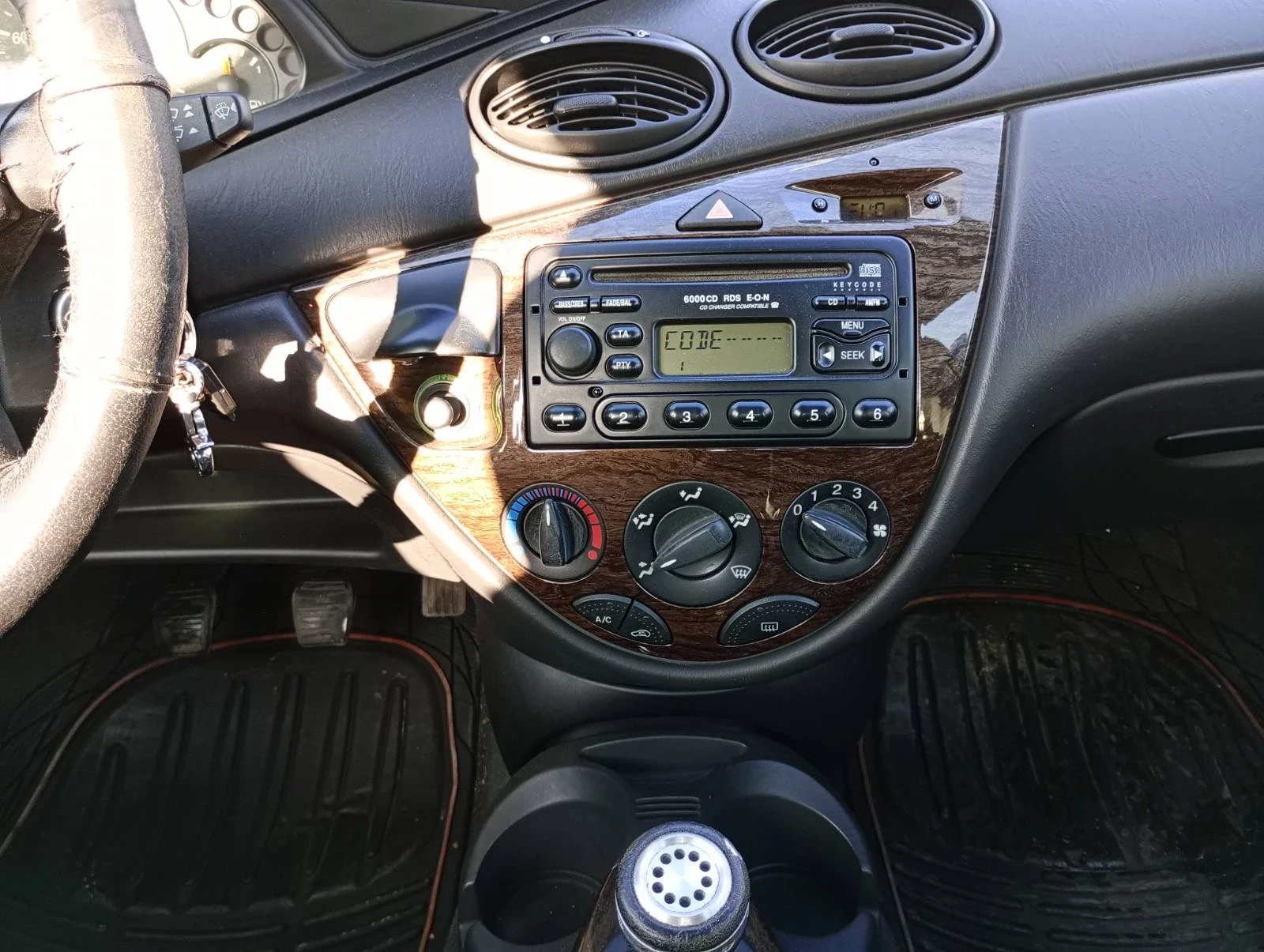 Ford Focus Ghia 1.8 - изображение 5