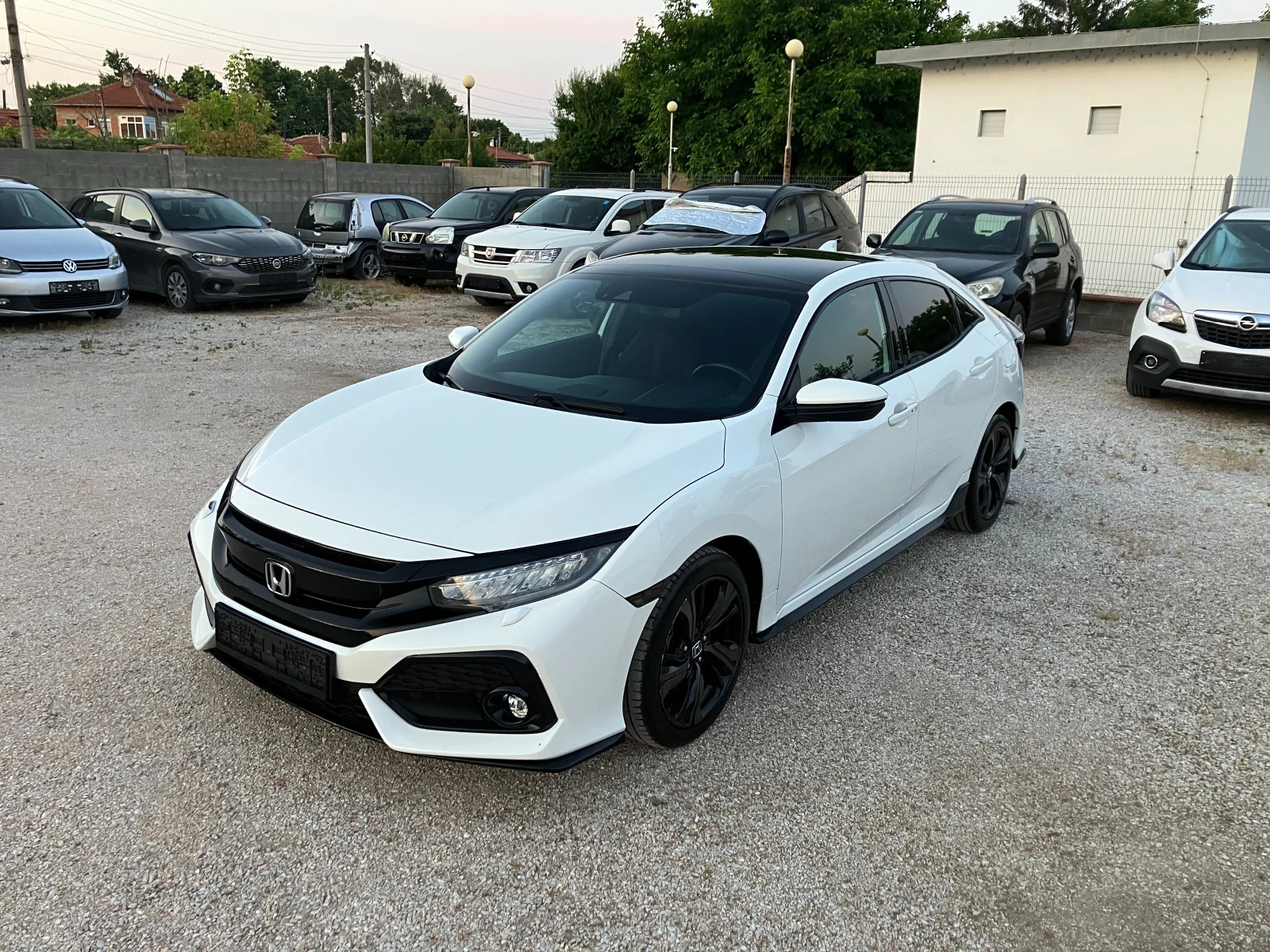 Honda Civic 1.5 V-TEC Turbo - изображение 3