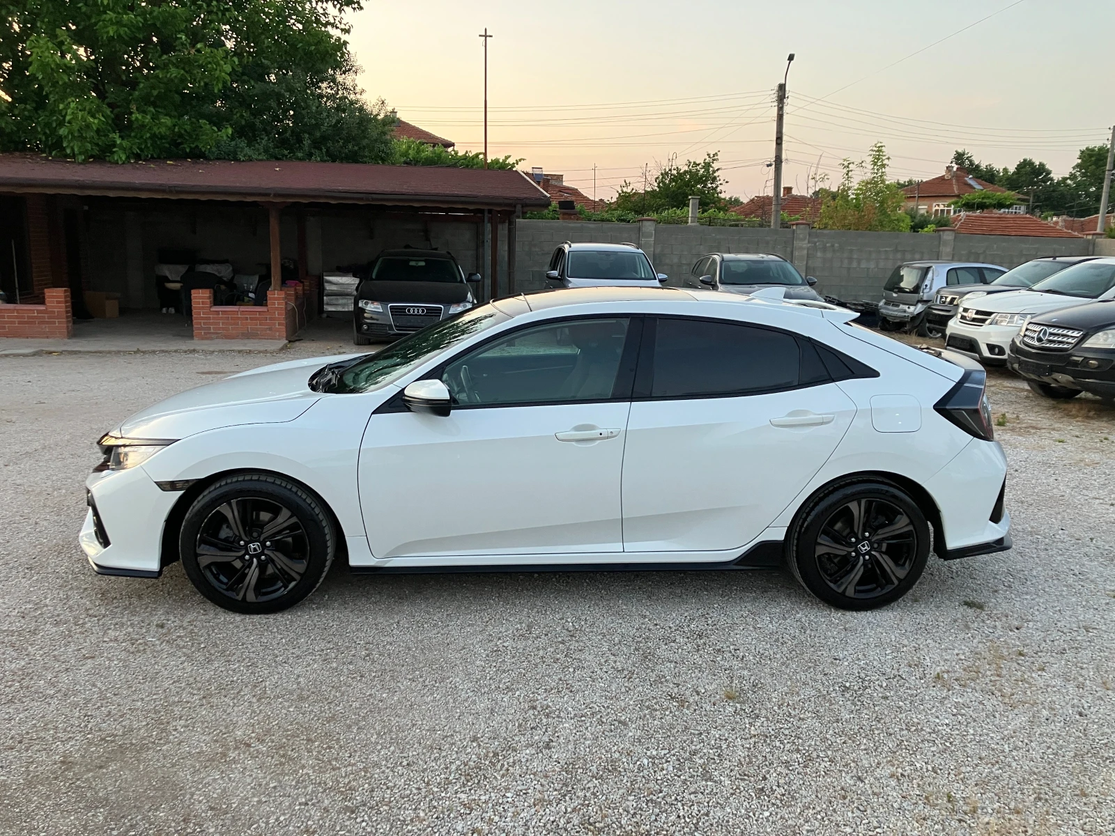 Honda Civic 1.5 V-TEC Turbo - изображение 5
