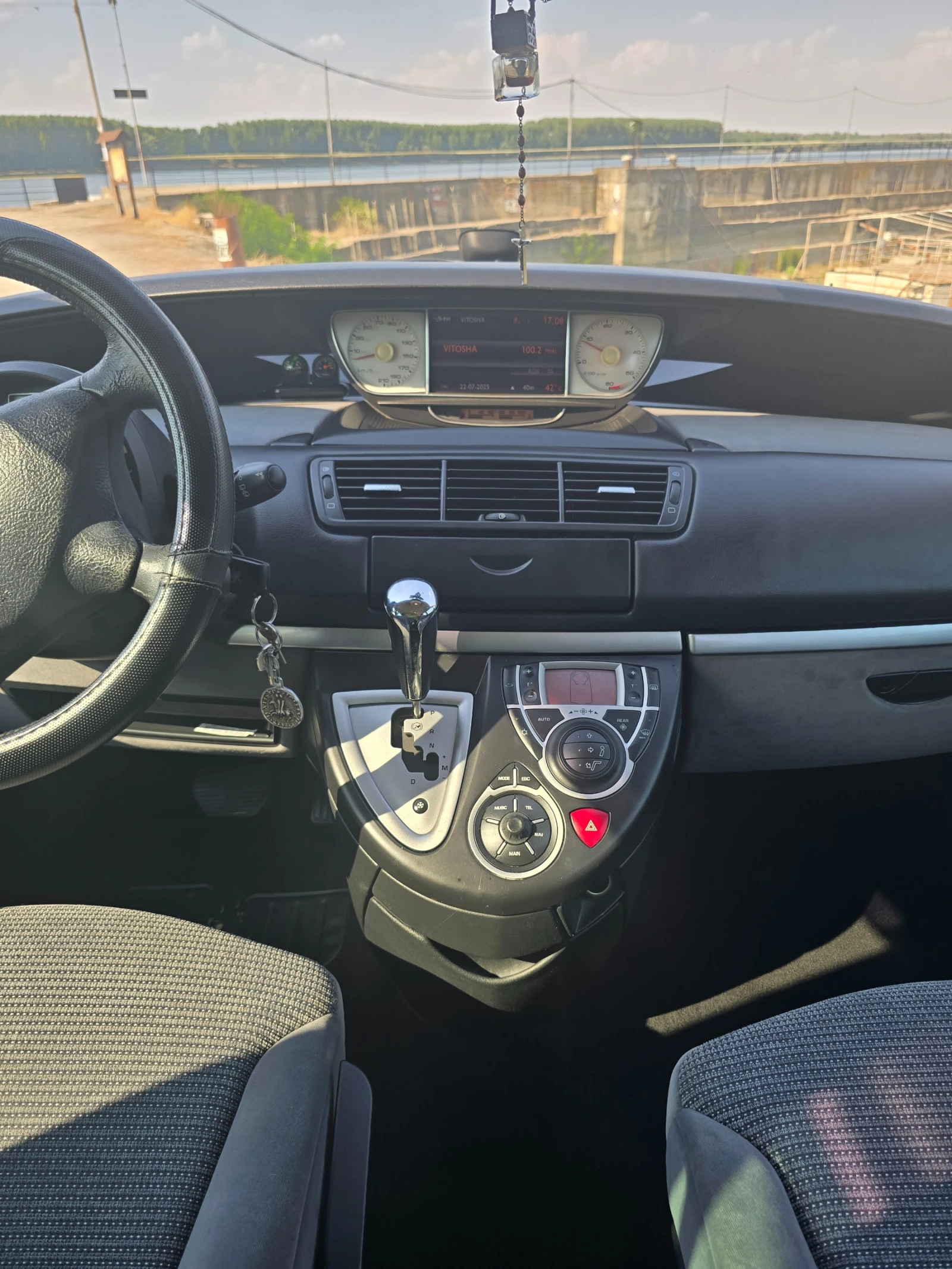Peugeot 807 2.2HDI - изображение 7