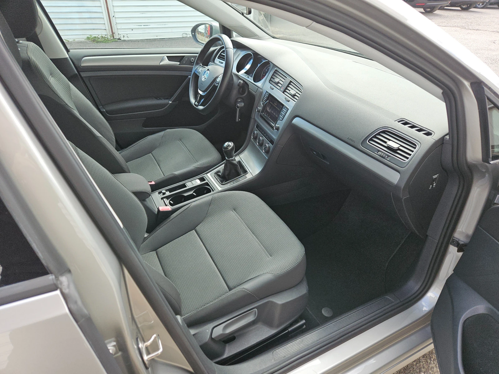 VW Golf 1.4TGI/CNG/6ск/ACC/NAVI/БЛУТУТ/EURO 6B/ТОП | Mobile.bg — изображение 15