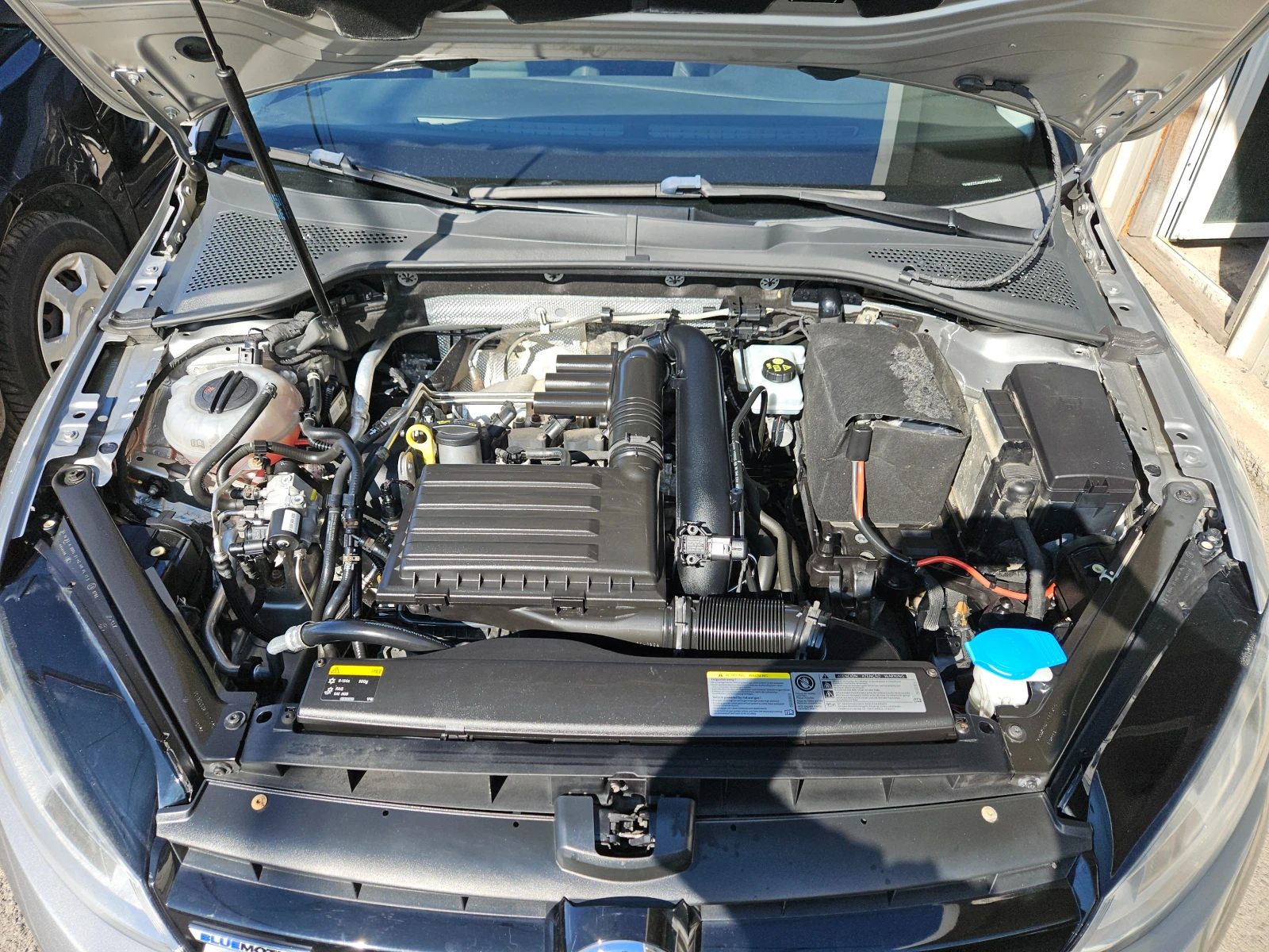 VW Golf 1.4TGI/CNG/6ск/ACC/NAVI/БЛУТУТ/EURO 6B/ТОП - изображение 8