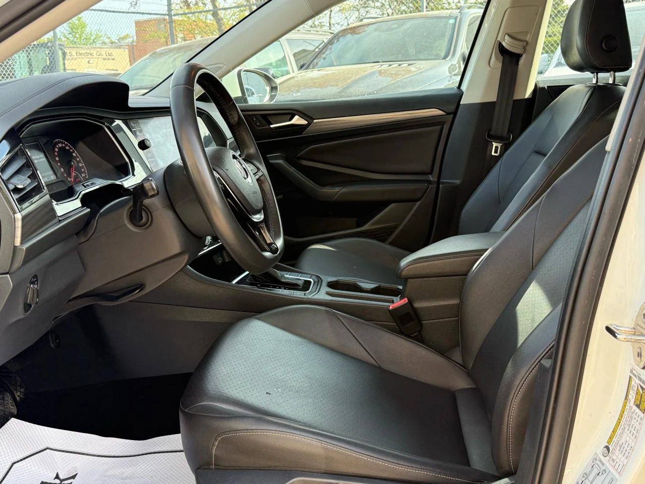 VW Jetta 1.4 TSI ZF8 / Highline / PANO - изображение 5