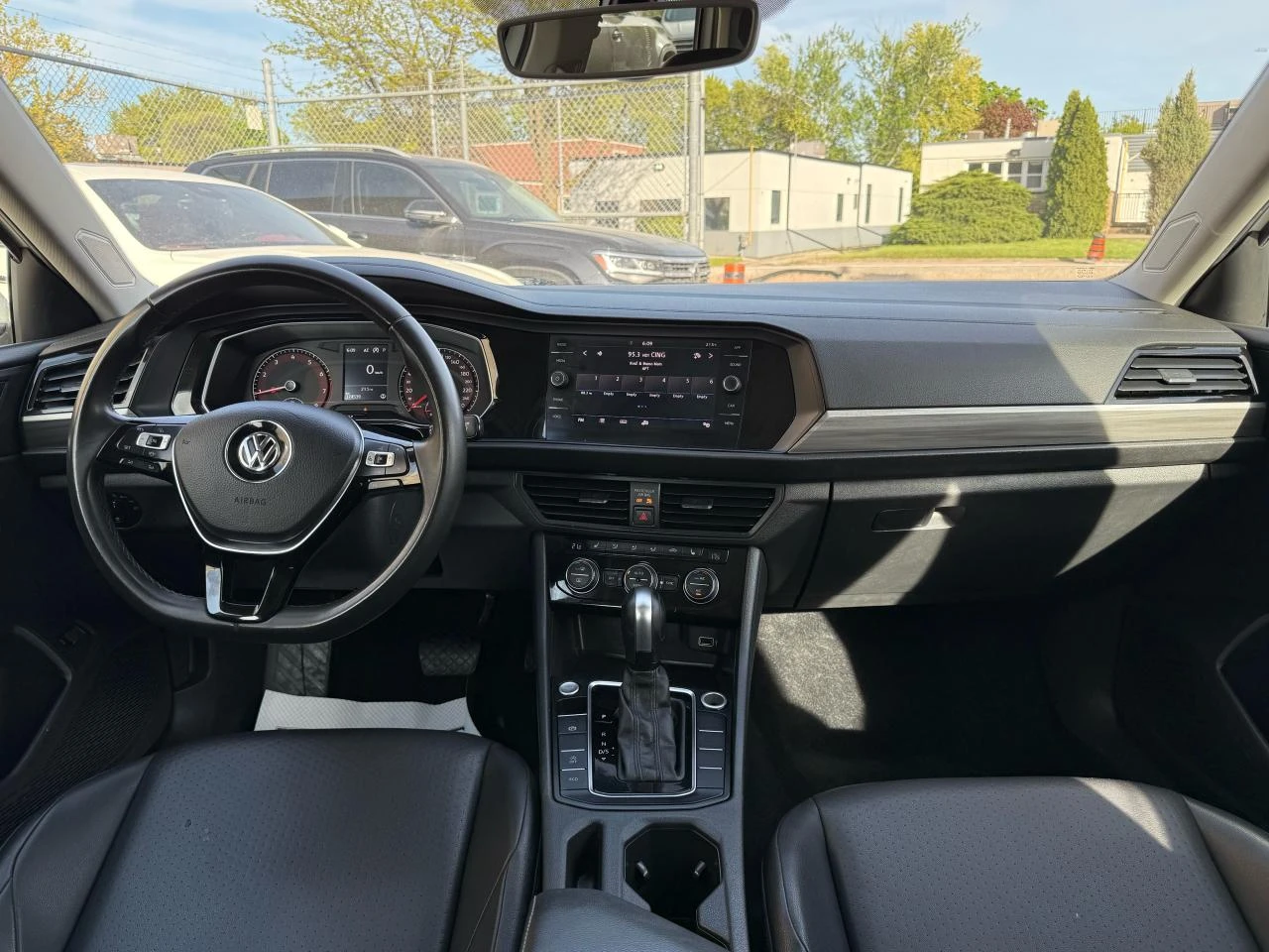 VW Jetta 1.4 TSI ZF8 / Highline / PANO - изображение 7