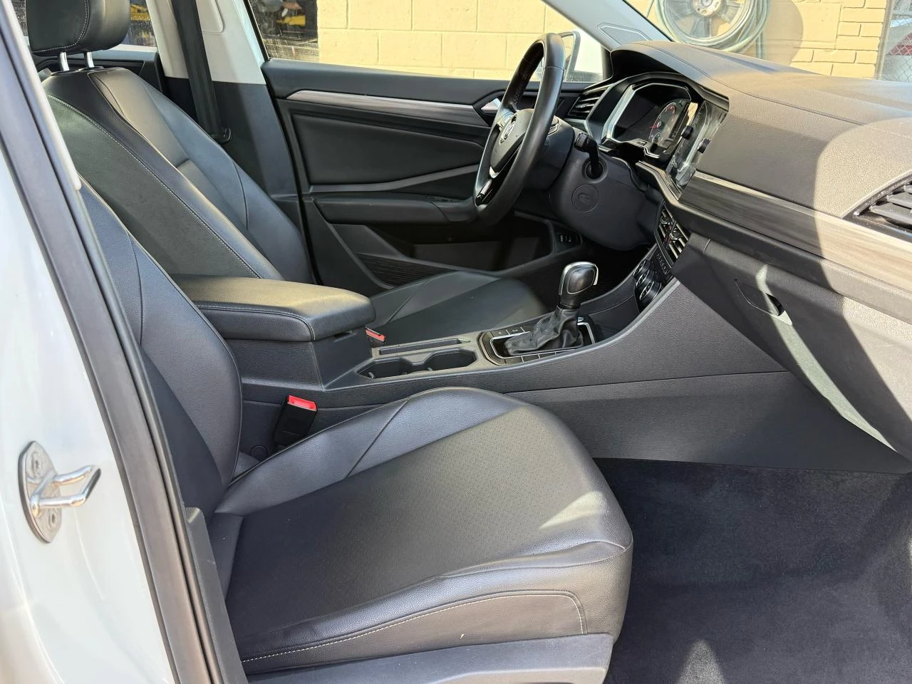 VW Jetta 1.4 TSI ZF8 / Highline / PANO | Mobile.bg   11