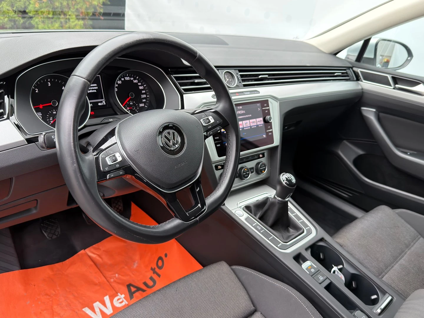 VW Passat Comfortline 2.0TDI BMT - изображение 10
