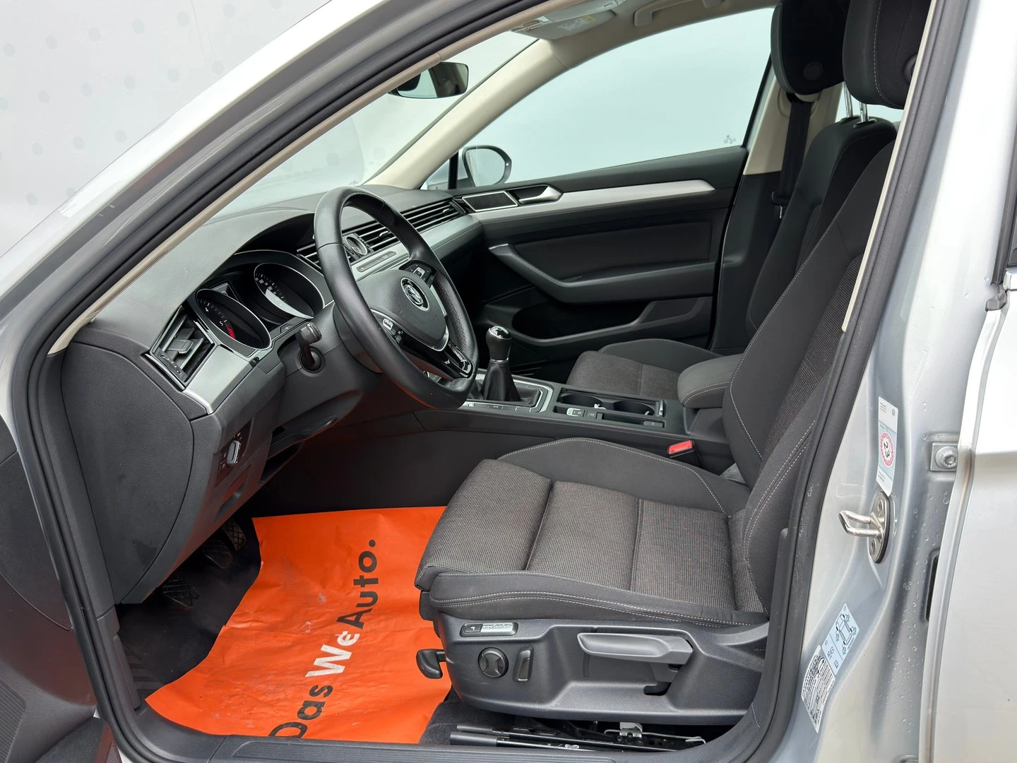 VW Passat Comfortline 2.0TDI BMT - изображение 5