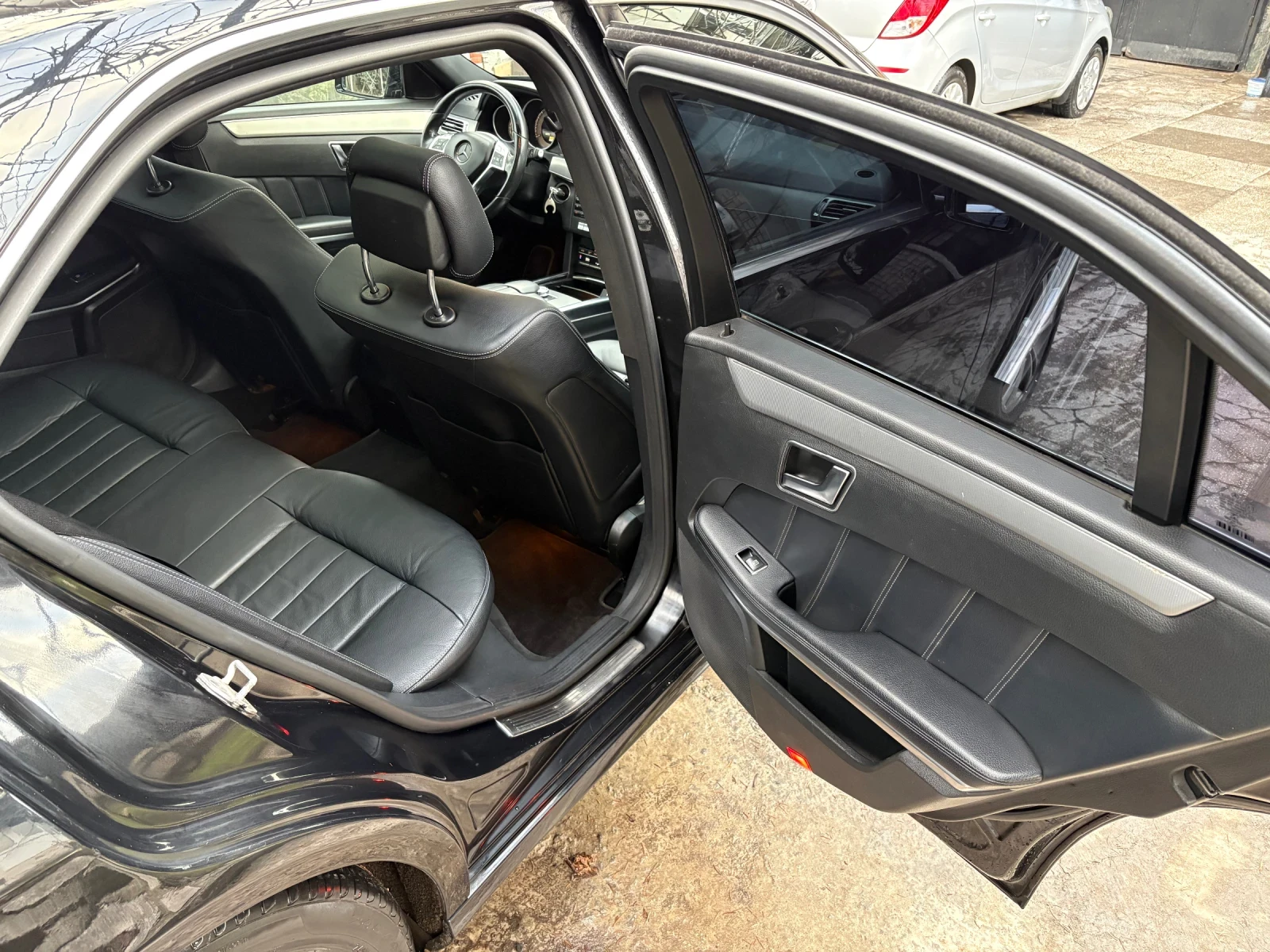 Mercedes-Benz E 300 HYBRID НОВ ВНОС FRANCE FULL MAX, снимка 12 - Автомобили и джипове - 53271859