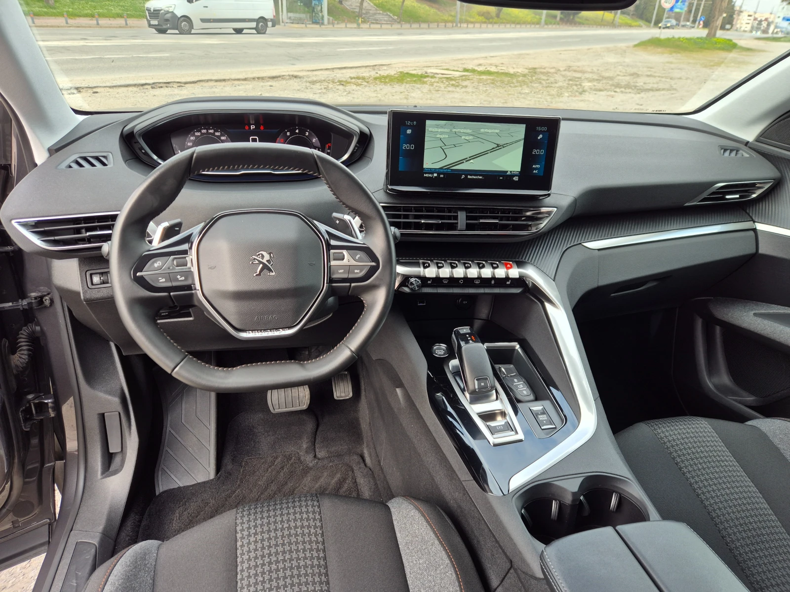 Peugeot 3008 1.2i PureTech 130кс, снимка 14 - Автомобили и джипове - 53926000