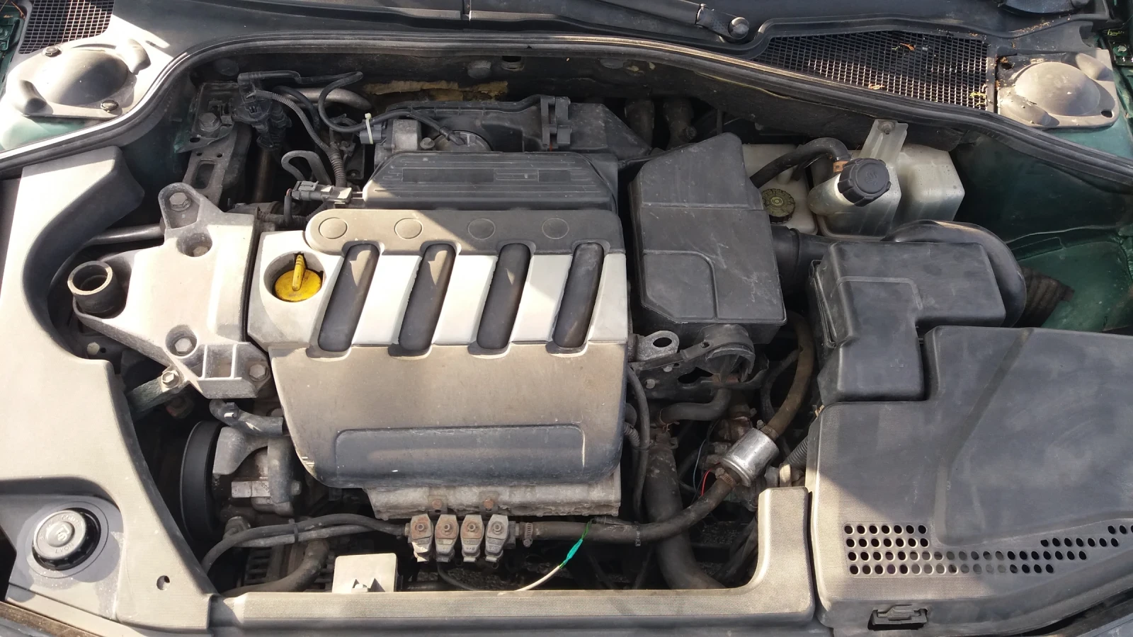 Renault Laguna 1.6 16V, снимка 9 - Автомобили и джипове - 54189640