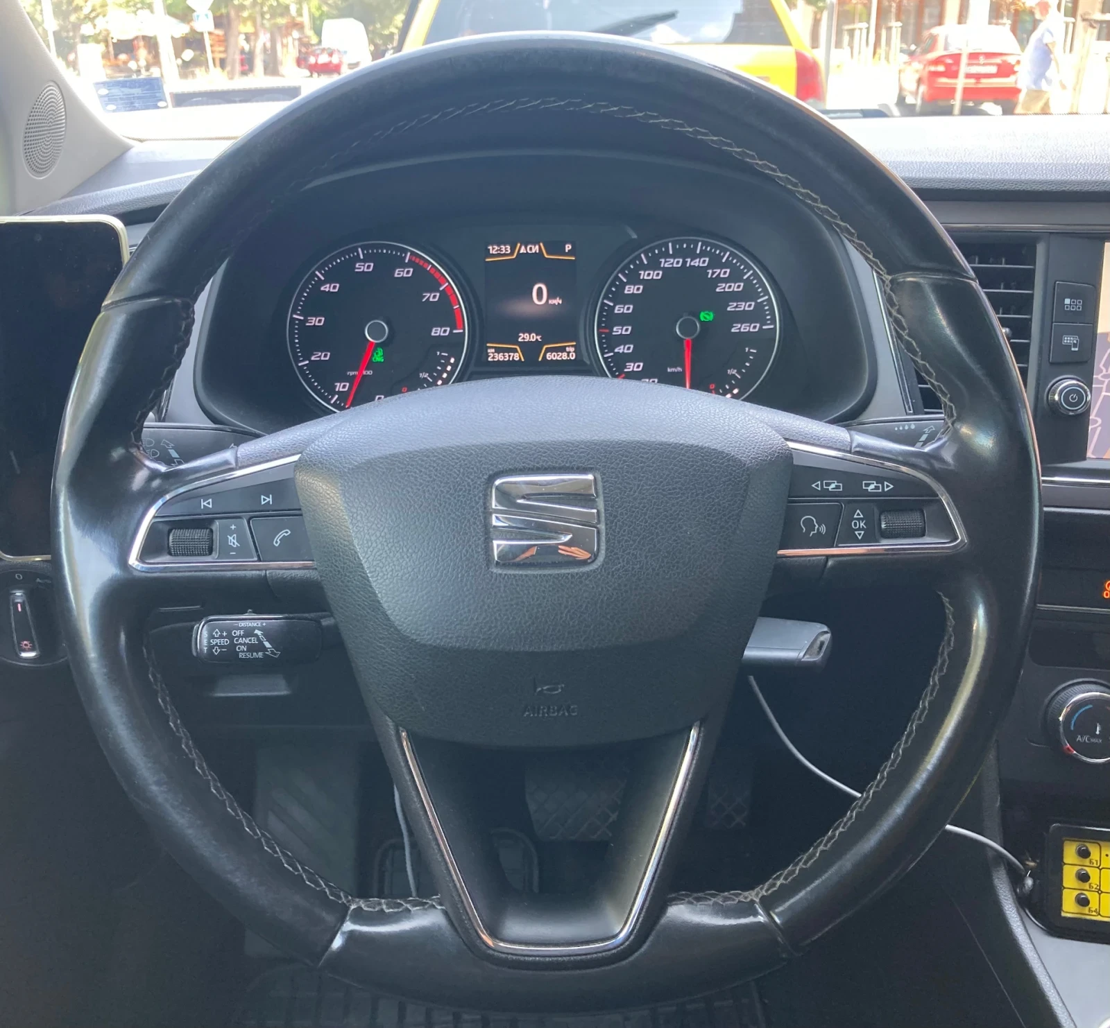 Seat Leon 1.4TGI-110 FULL LED , снимка 12 - Автомобили и джипове - 54013371