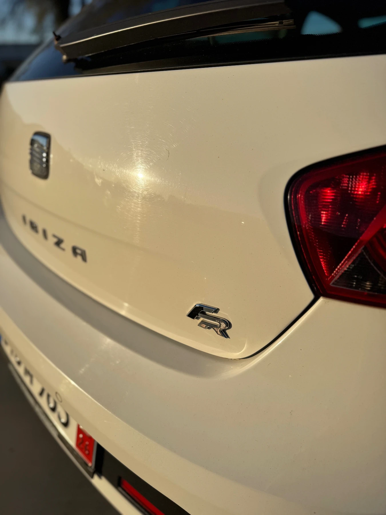 Seat Ibiza 2.0TDI FR, снимка 8 - Автомобили и джипове - 54140823