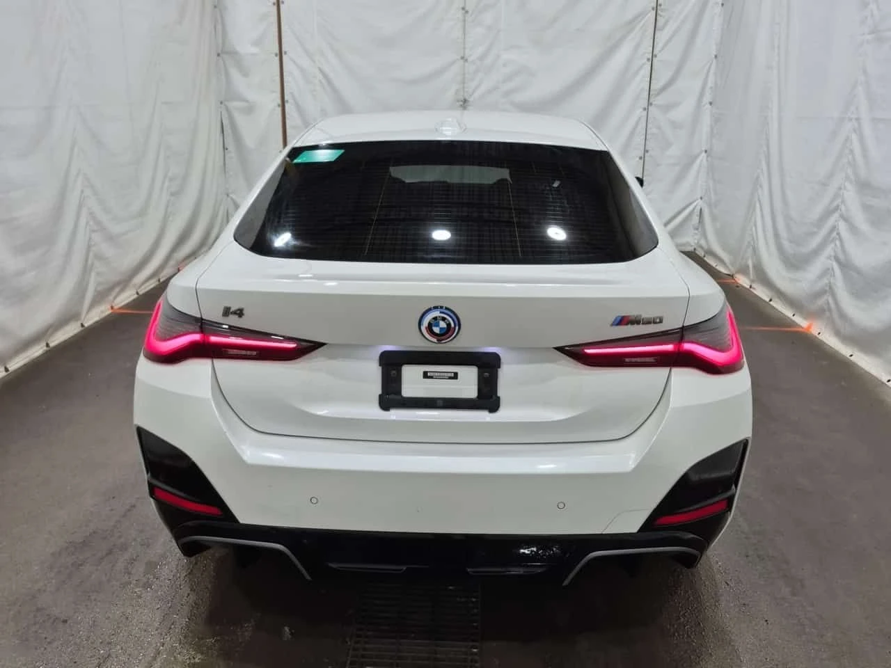 BMW i4 M50| 360| HUD| PANO| AMB| CARFAX| , снимка 5 - Автомобили и джипове - 54224623