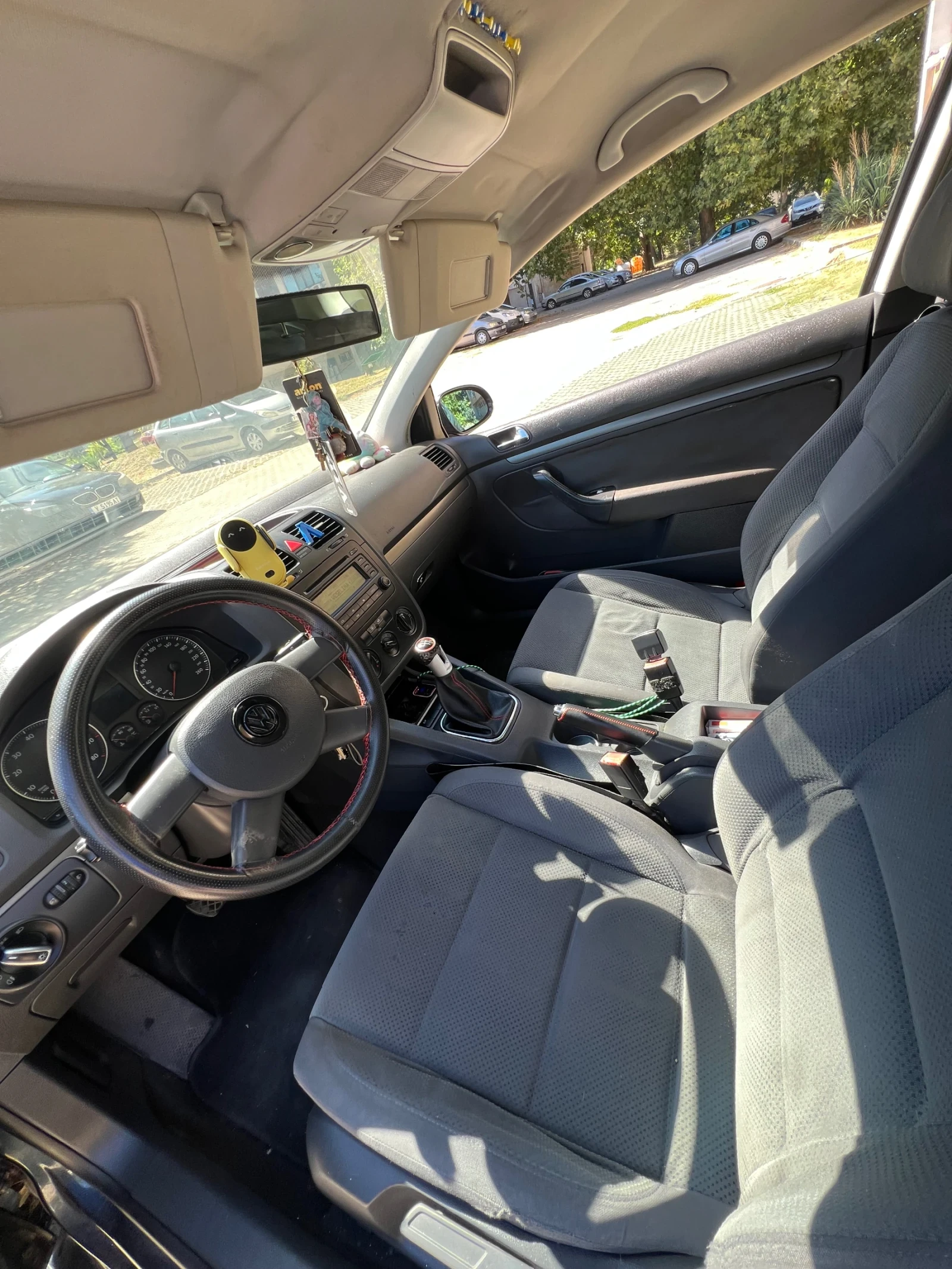 VW Golf 1.6 FSI, снимка 8 - Автомобили и джипове - 54249324