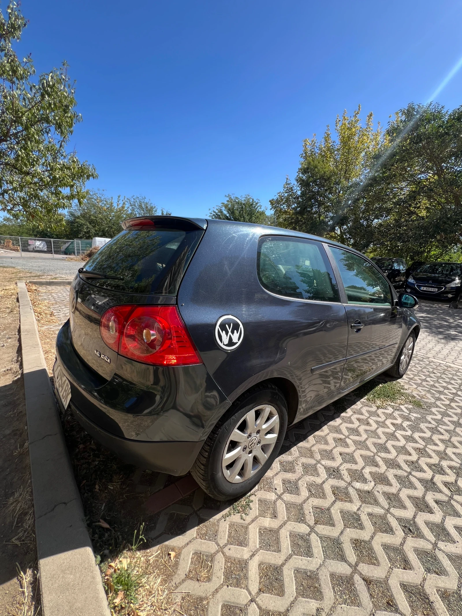 VW Golf 1.6 FSI, снимка 5 - Автомобили и джипове - 54249324