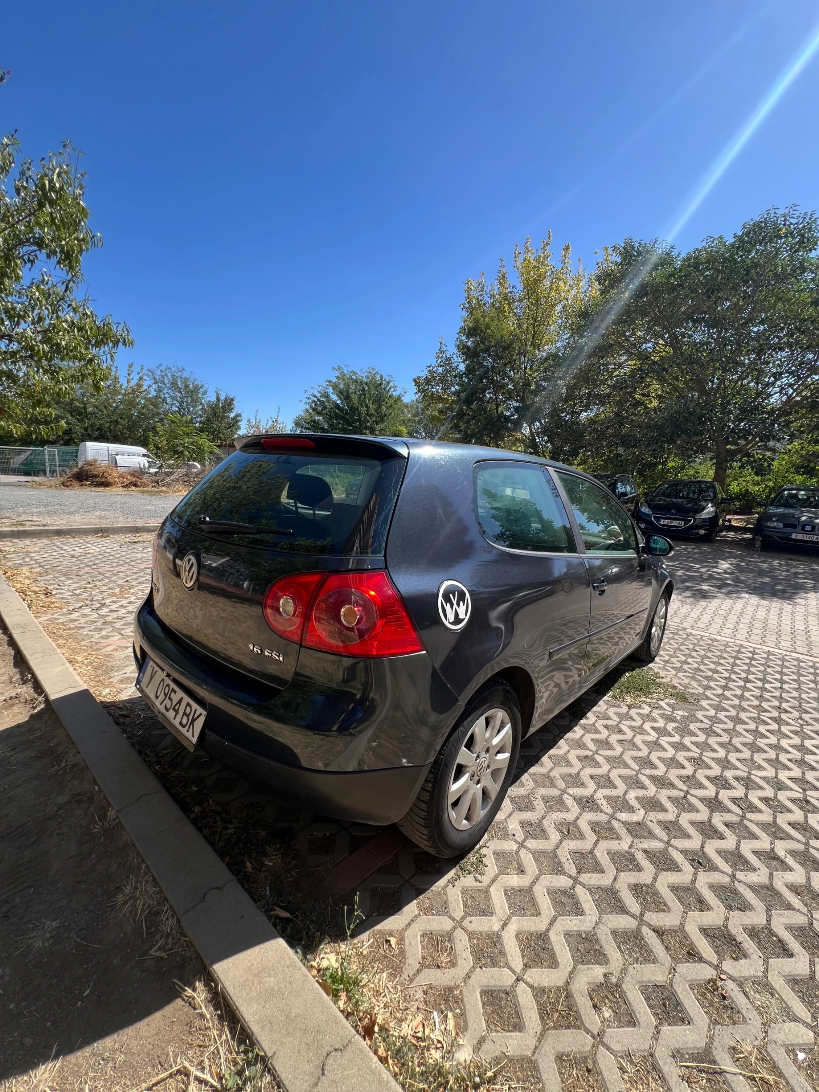 VW Golf 1.6 FSI, снимка 4 - Автомобили и джипове - 54249324