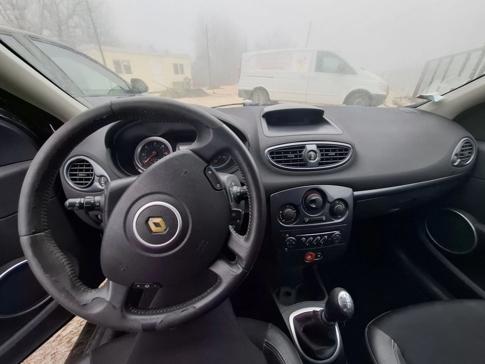 Renault Clio, снимка 5 - Автомобили и джипове - 54650262