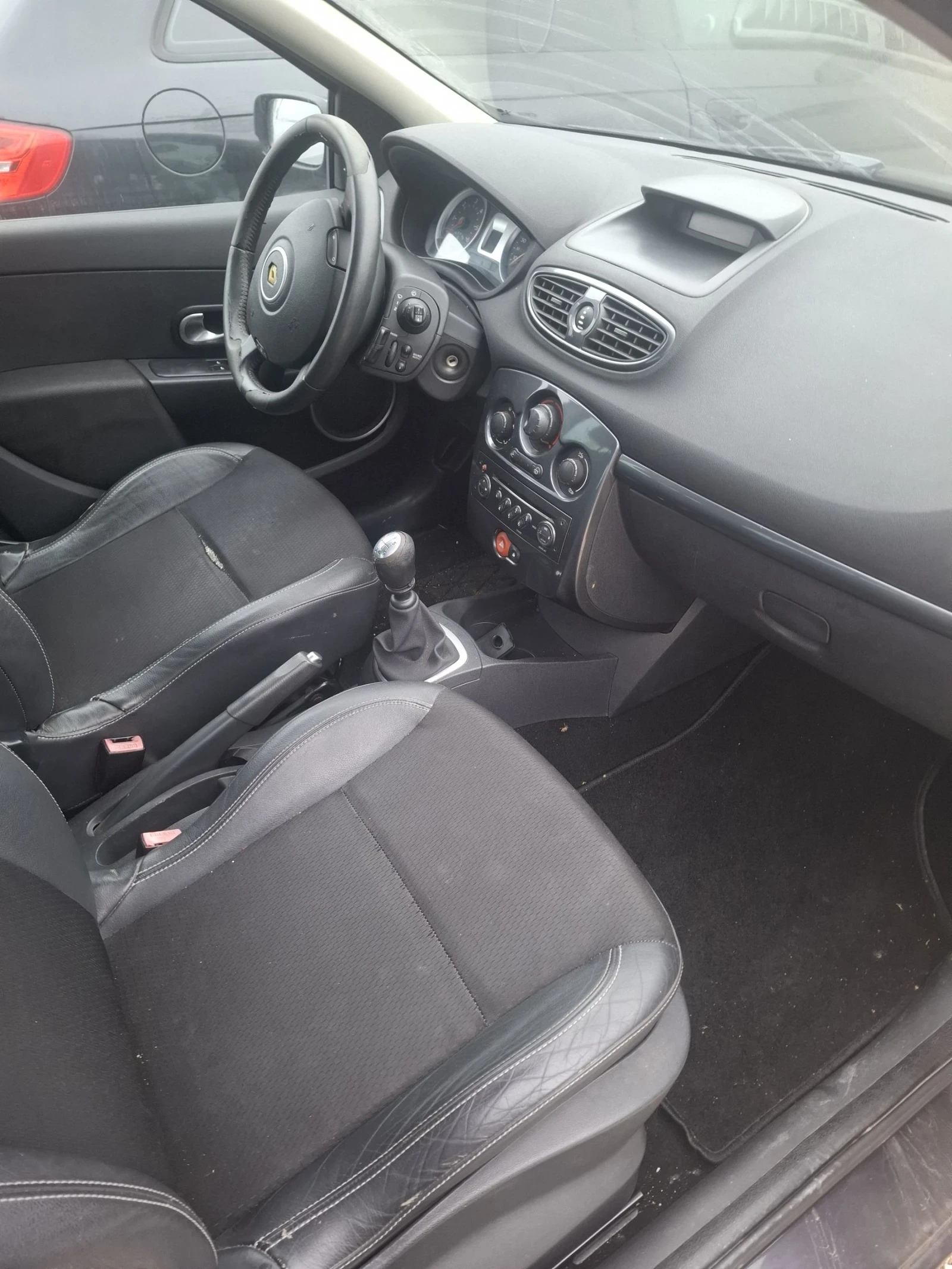 Renault Clio, снимка 9 - Автомобили и джипове - 54650262