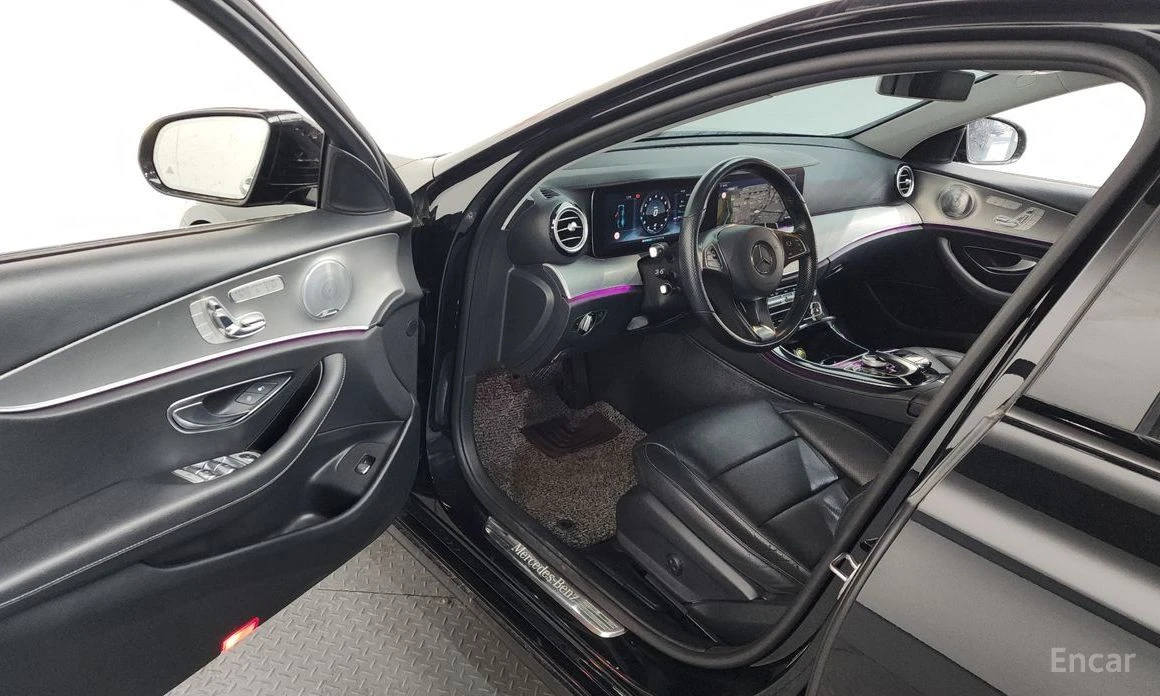 Mercedes-Benz E 300, снимка 10 - Автомобили и джипове - 54682584