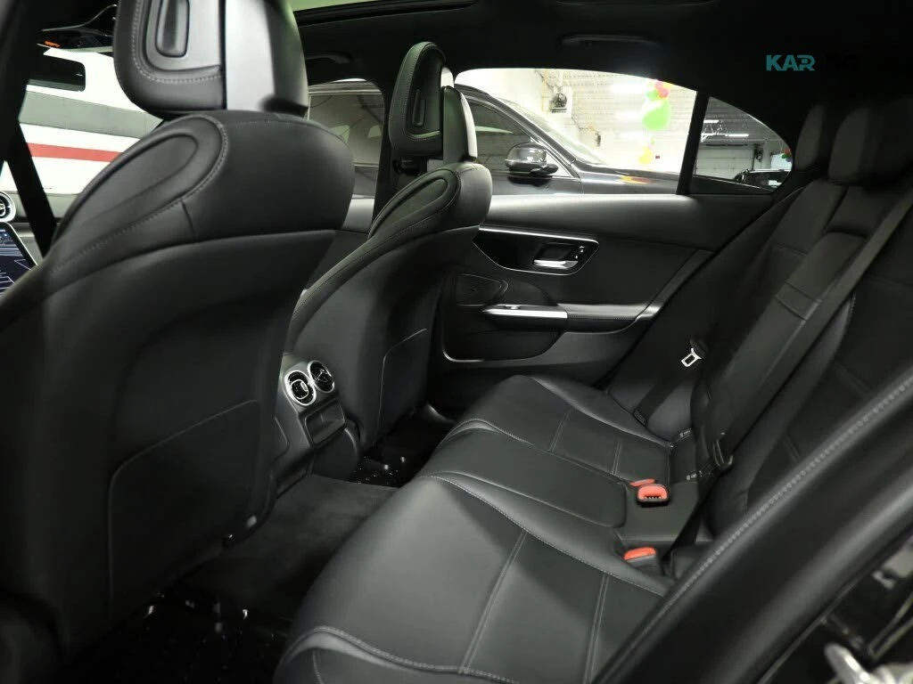 Mercedes-Benz C 300 * 4MATIC* АвтоКредит * (ЦЕНА ДО БГ), снимка 17 - Автомобили и джипове - 55137040