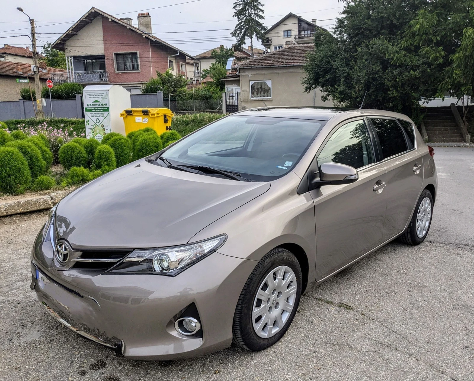 Toyota Auris, снимка 3 - Автомобили и джипове - 55325089