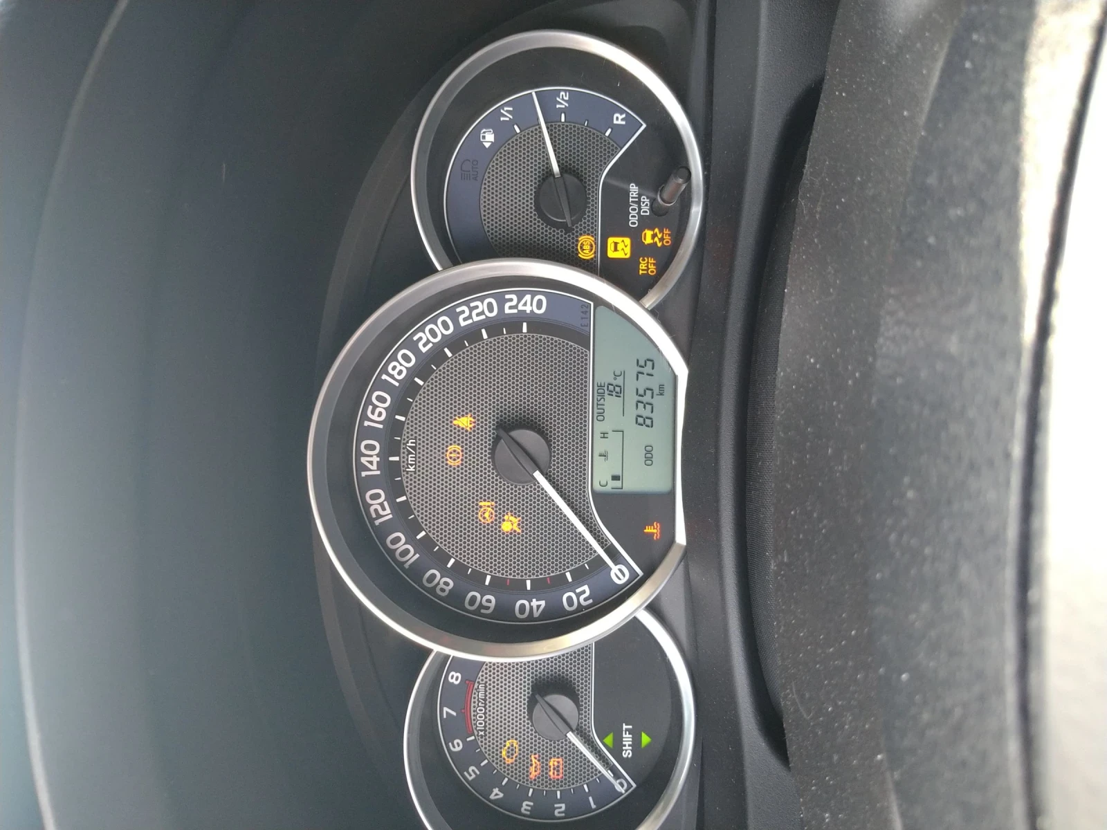 Toyota Auris, снимка 9 - Автомобили и джипове - 55325089