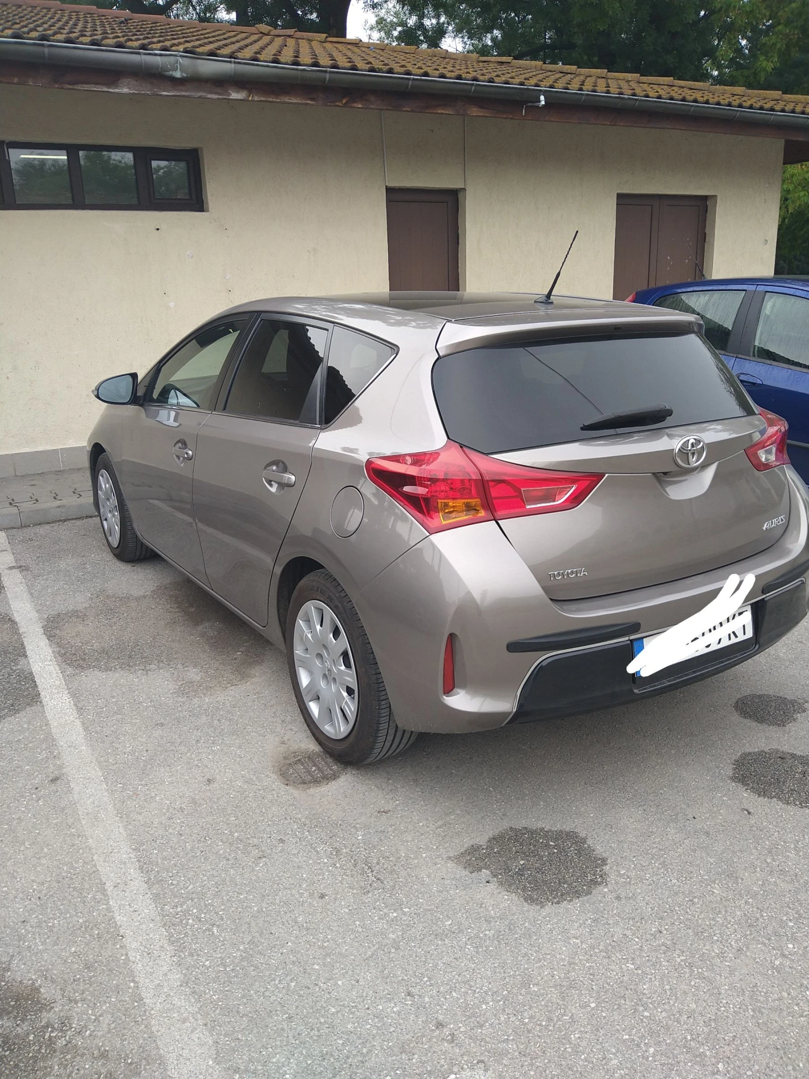Toyota Auris, снимка 14 - Автомобили и джипове - 55325089