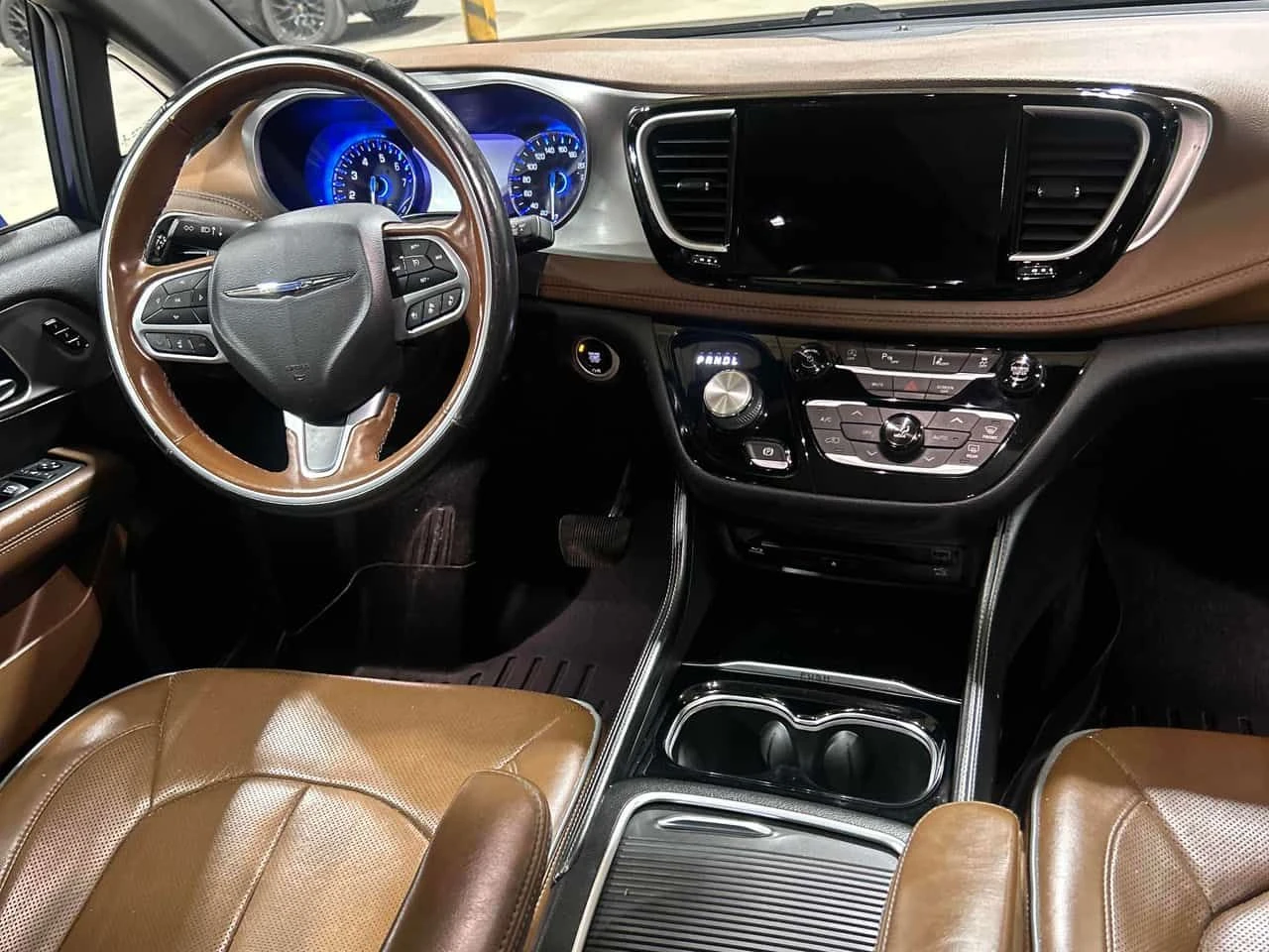 Chrysler Pacifica * Limited * АВТОКРЕДИТ БЕЗ ПЪРВОНАЧАЛНА ВНОСКА* , снимка 5 - Автомобили и джипове - 55388436