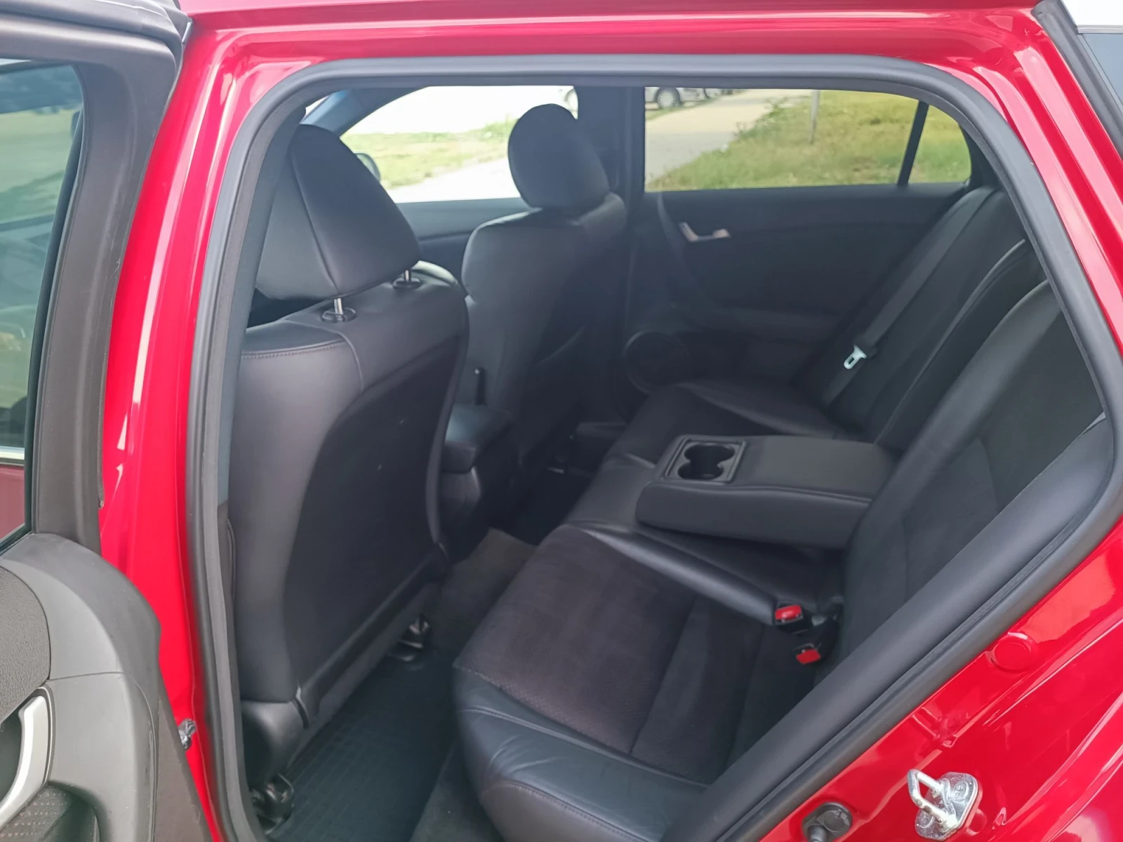 Honda Accord 2.2-180кс-ШВЕЙЦАРИЯ-РЪЧКА-6ск-FACELIFT-ДИСТРОНИК, снимка 11 - Автомобили и джипове - 55666571
