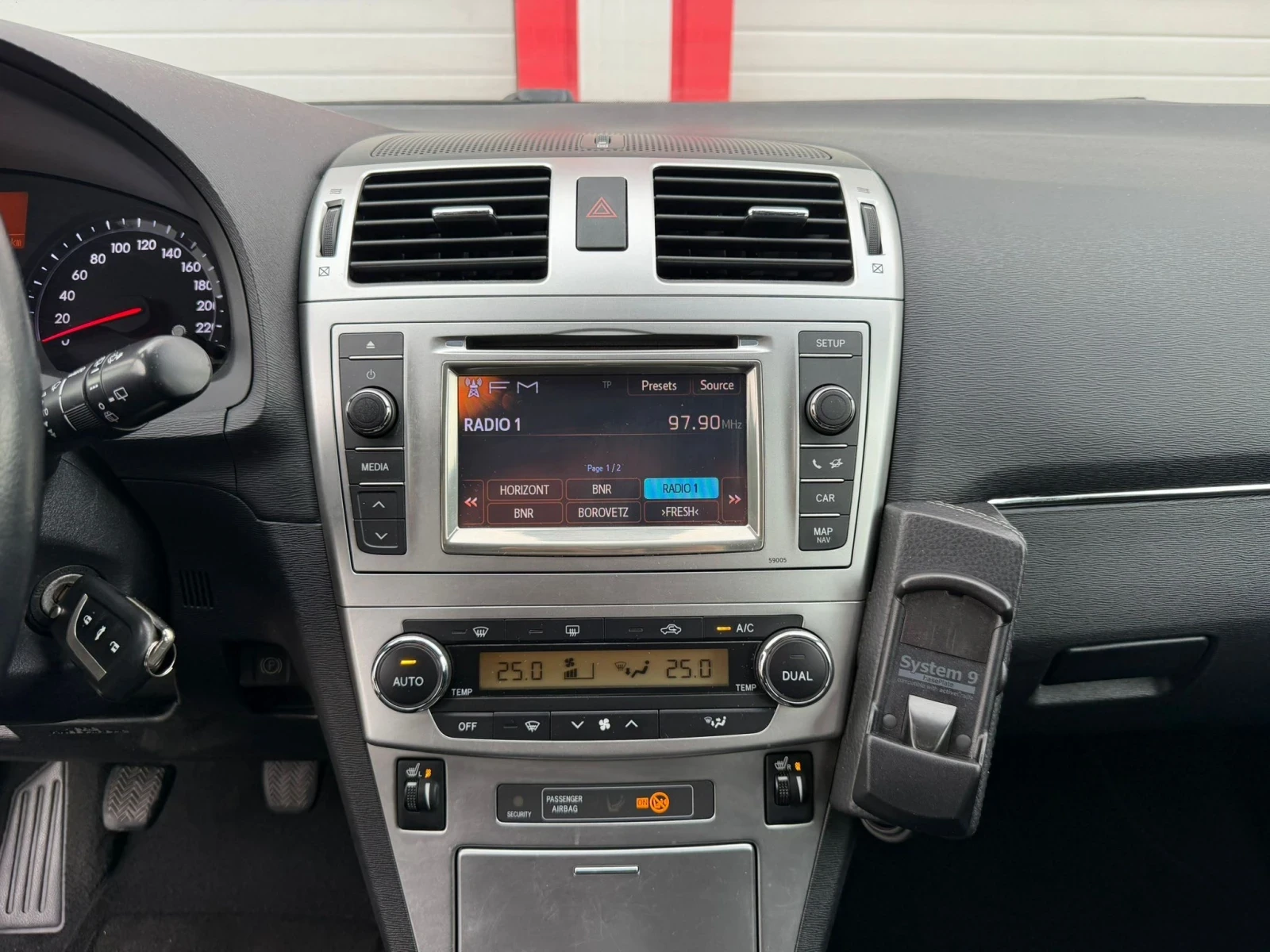 Toyota Avensis 2.0D D-4D FACELIFT NAVI KLIMATRONIK 6-SPEED ЛИЗИНГ, снимка 17 - Автомобили и джипове - 55825681