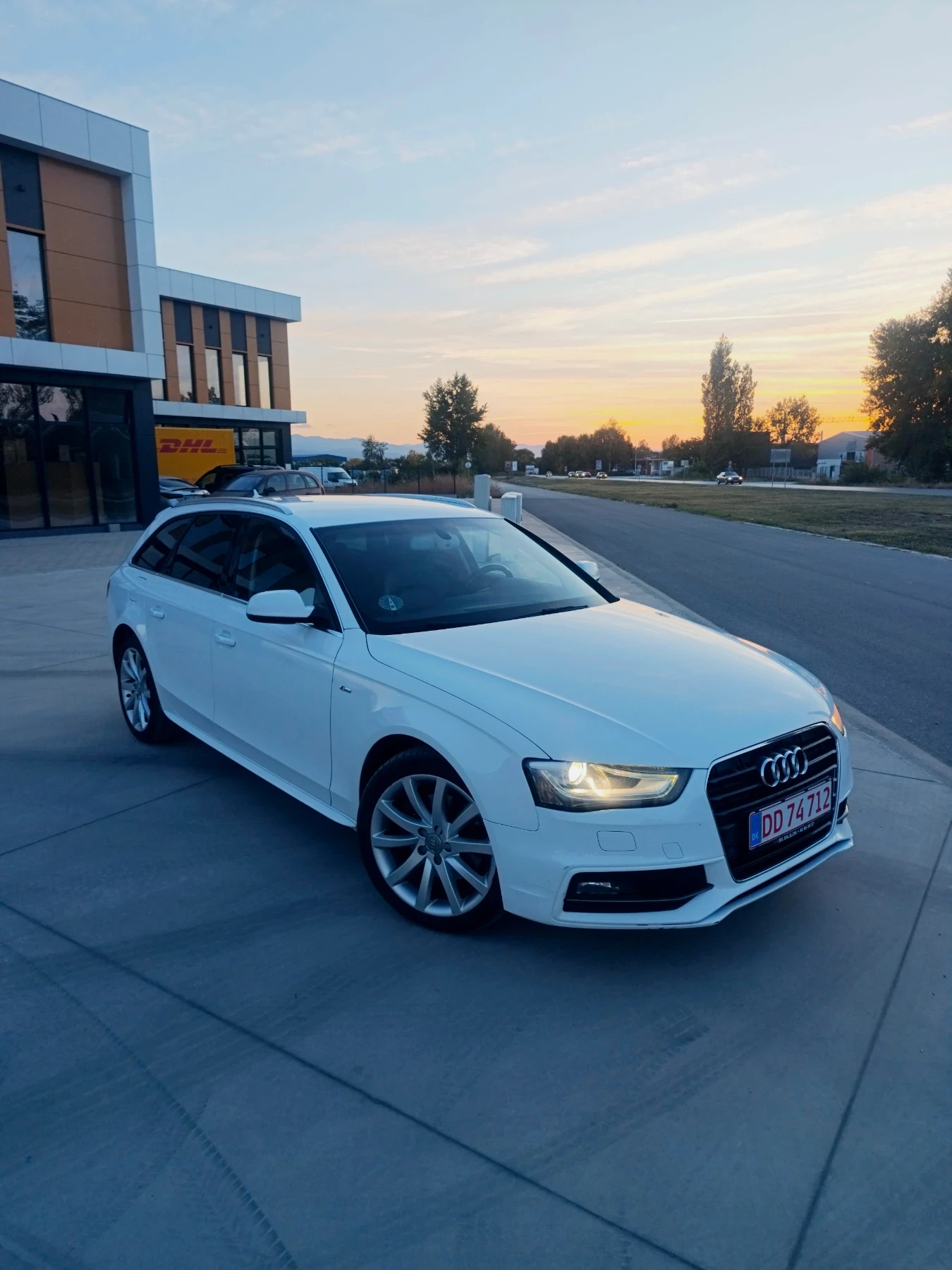 Audi A4 S-line, full, Топ състояние! , снимка 2 - Автомобили и джипове - 56440954