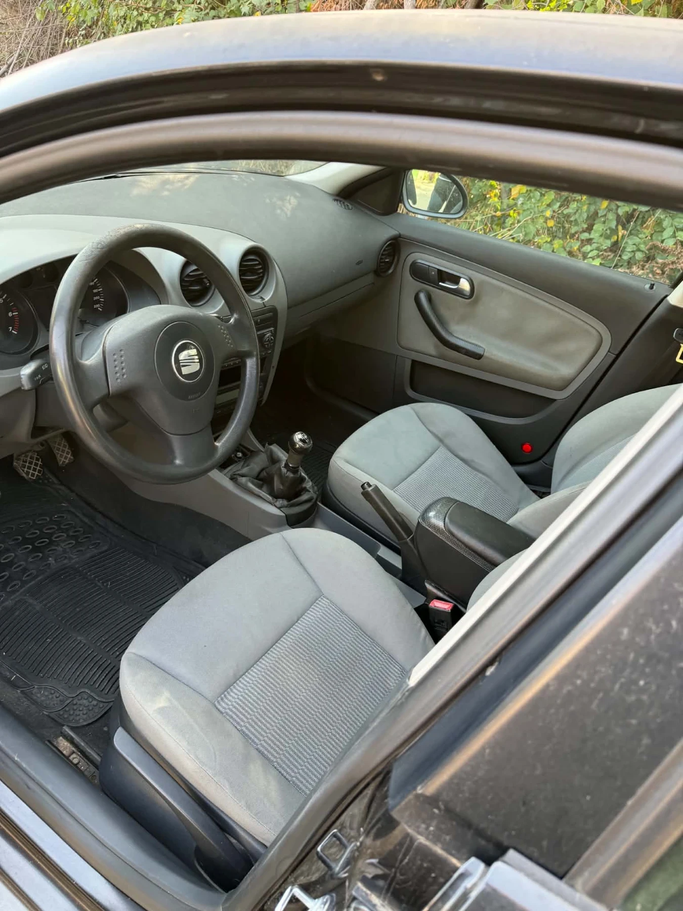 Seat Cordoba, снимка 4 - Автомобили и джипове - 56449683