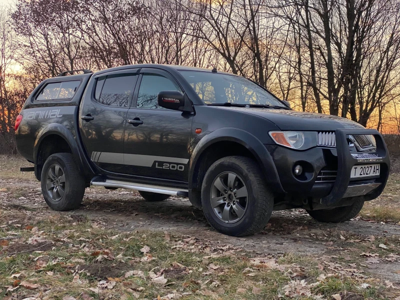 Mitsubishi L200 2.5 СуперСелект, снимка 2 - Автомобили и джипове - 49393571