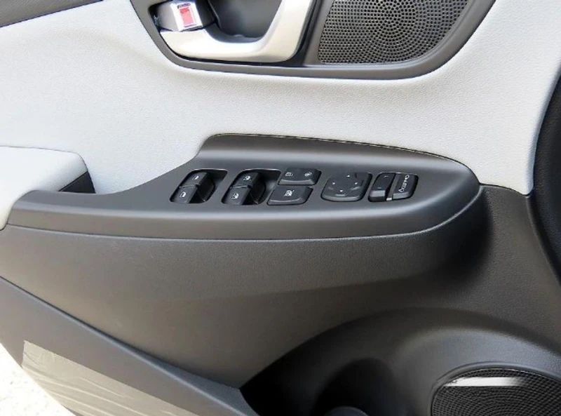 Hyundai Kona Gasoline 2.0 2WD Modern, снимка 11 - Автомобили и джипове - 52112916