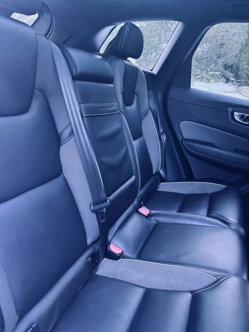 Volvo XC60 R Design Plug-in hybrid T8, снимка 13 - Автомобили и джипове - 52526969