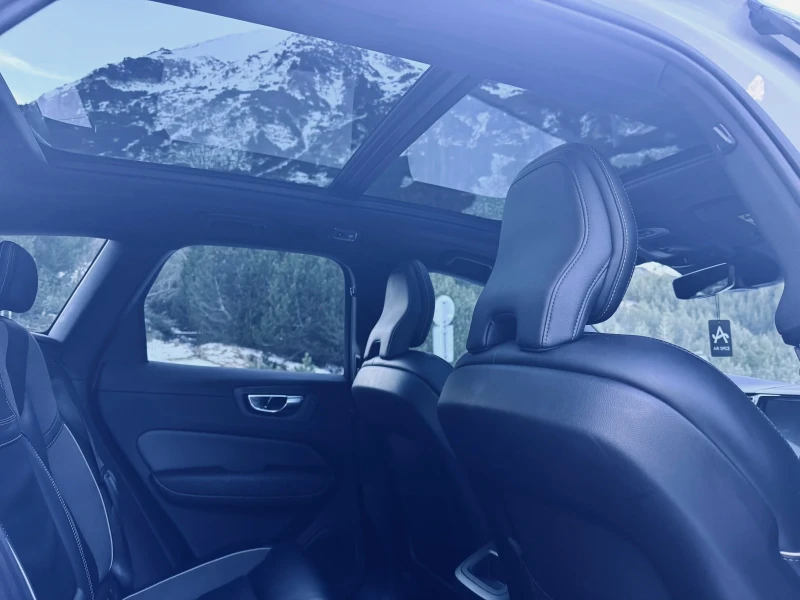 Volvo XC60 R Design Plug-in hybrid T8, снимка 12 - Автомобили и джипове - 52526969