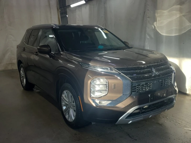 Mitsubishi Outlander * LE * CARFAX * , снимка 2 - Автомобили и джипове - 52840114