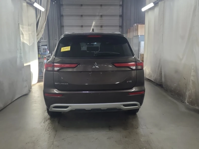 Mitsubishi Outlander * LE * CARFAX * , снимка 5 - Автомобили и джипове - 52840114