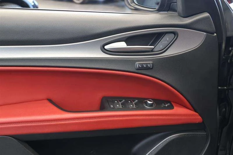 Alfa Romeo Stelvio * TI * CARFAX * ЦЕНА ДО БГ, снимка 14 - Автомобили и джипове - 53308409