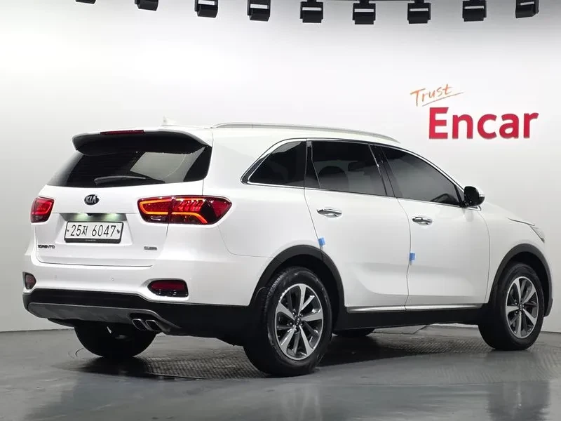 Kia Sorento Diesel 2.0 2Wd Prestige, снимка 2 - Автомобили и джипове - 55278645